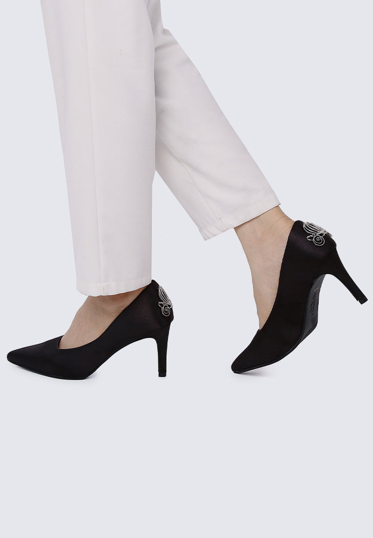 Wearing The Carriage Princess Comfy Pumps In Black - myballerine