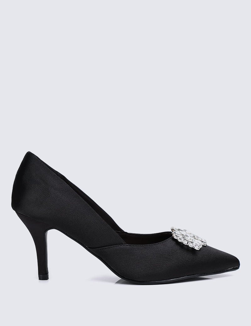 Adelyn Comfy Pumps In Black - myballerine