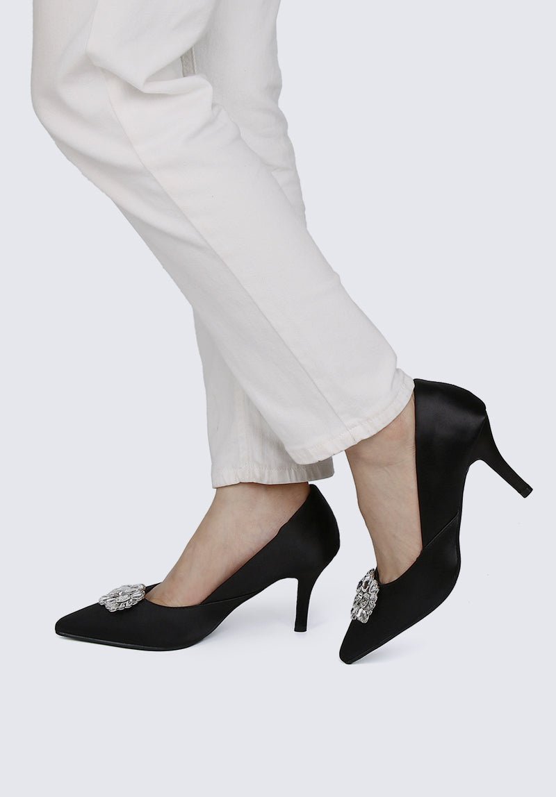 Adelyn Comfy Pumps In Black - myballerine