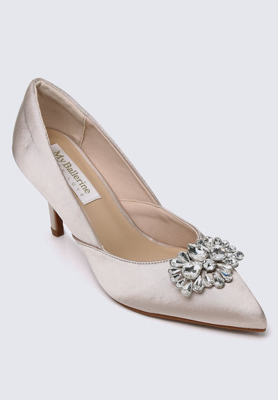Adelyn Comfy Pumps In Champagne - myballerine