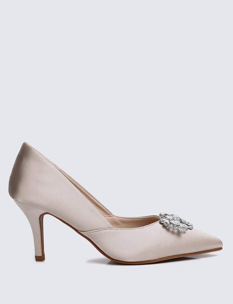 Adelyn Comfy Pumps In Champagne - myballerine