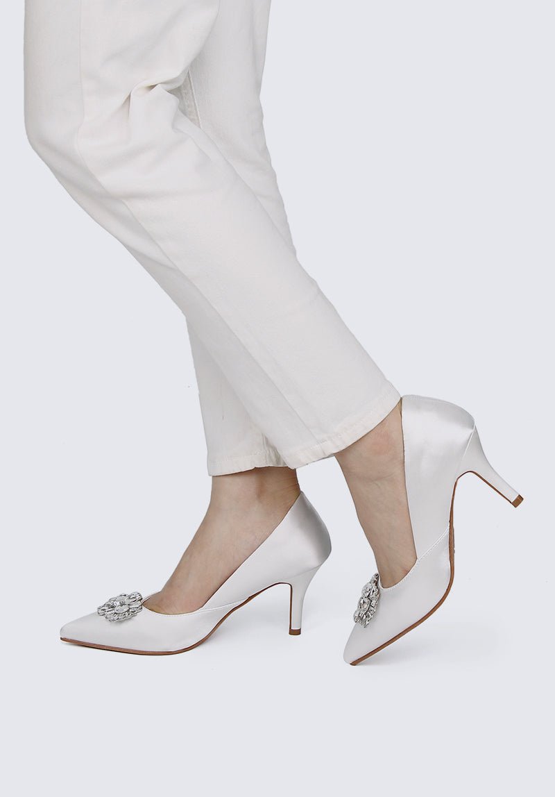 Adelyn Comfy Pumps In Ivory - myballerine