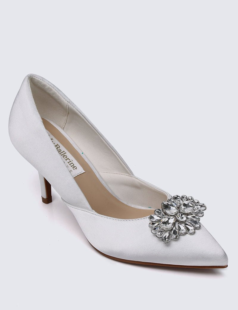 Adelyn Comfy Pumps In Ivory - myballerine