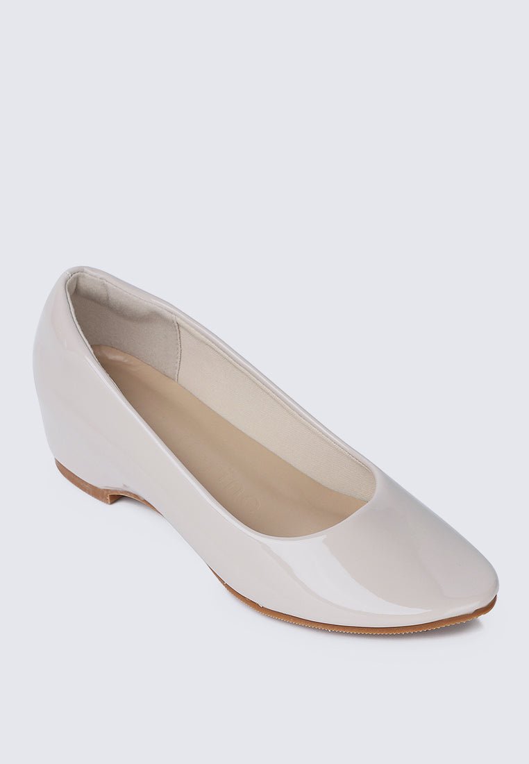 Helene WideFit Comfy Pumps In BeigeShoes - myballerine