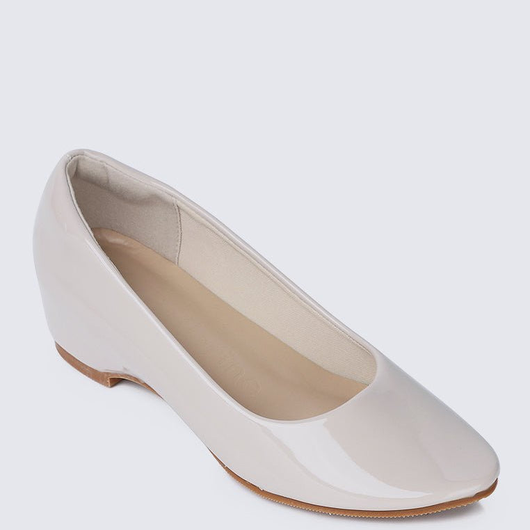 Helene WideFit Comfy Pumps In BeigeShoes - myballerine