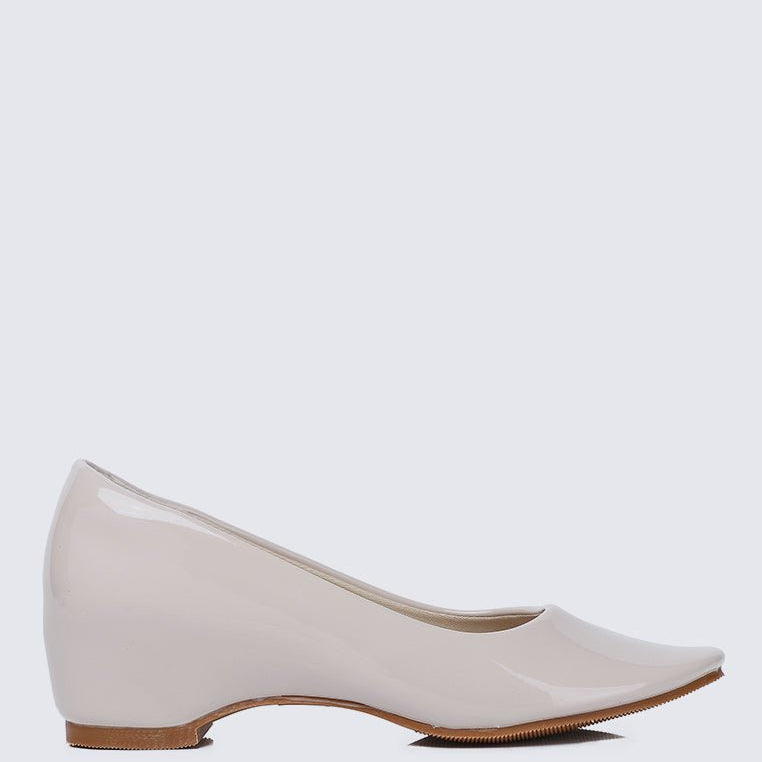 Helene WideFit Comfy Pumps In BeigeShoes - myballerine