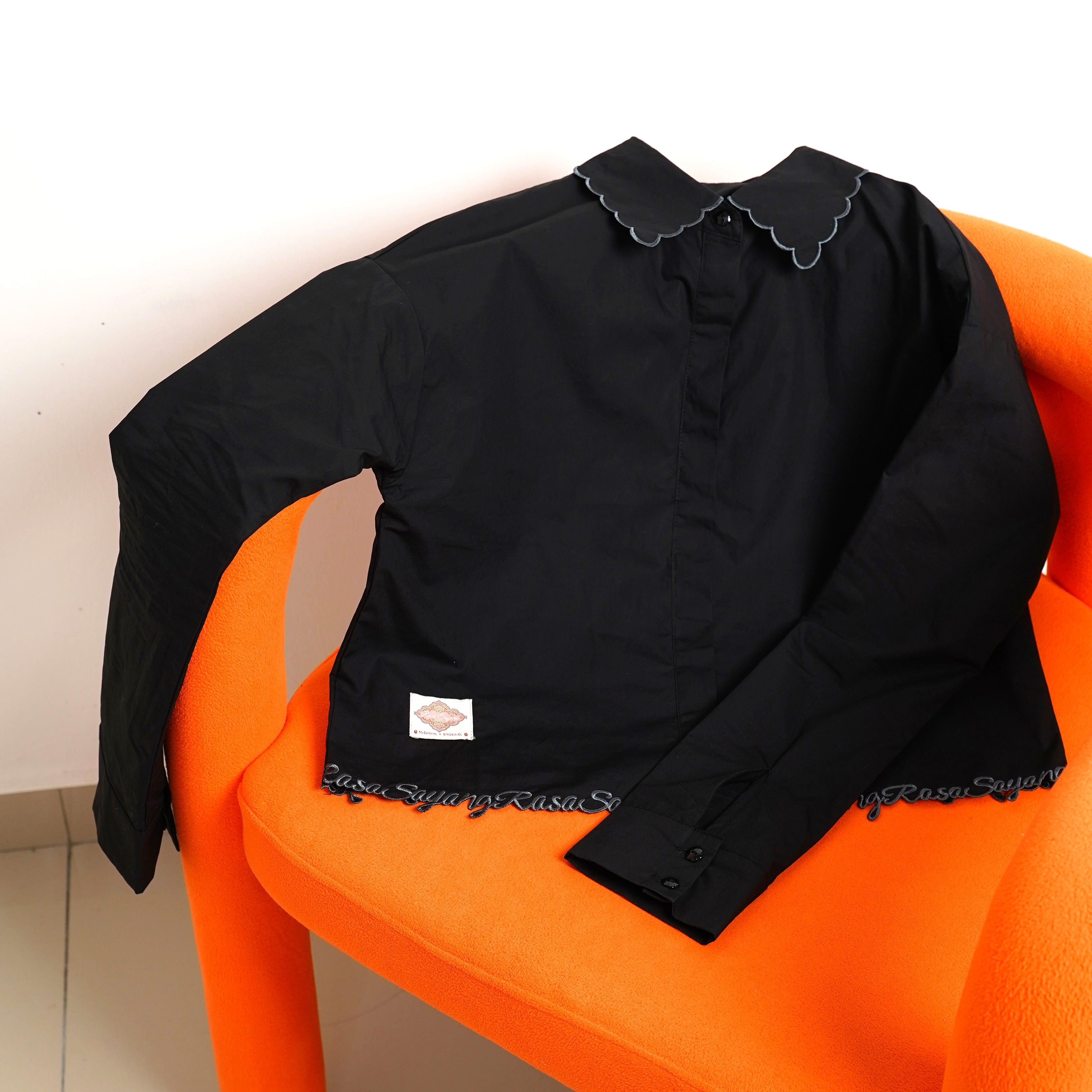 I Feel Love Collar Shirt Top In Black - myballerine