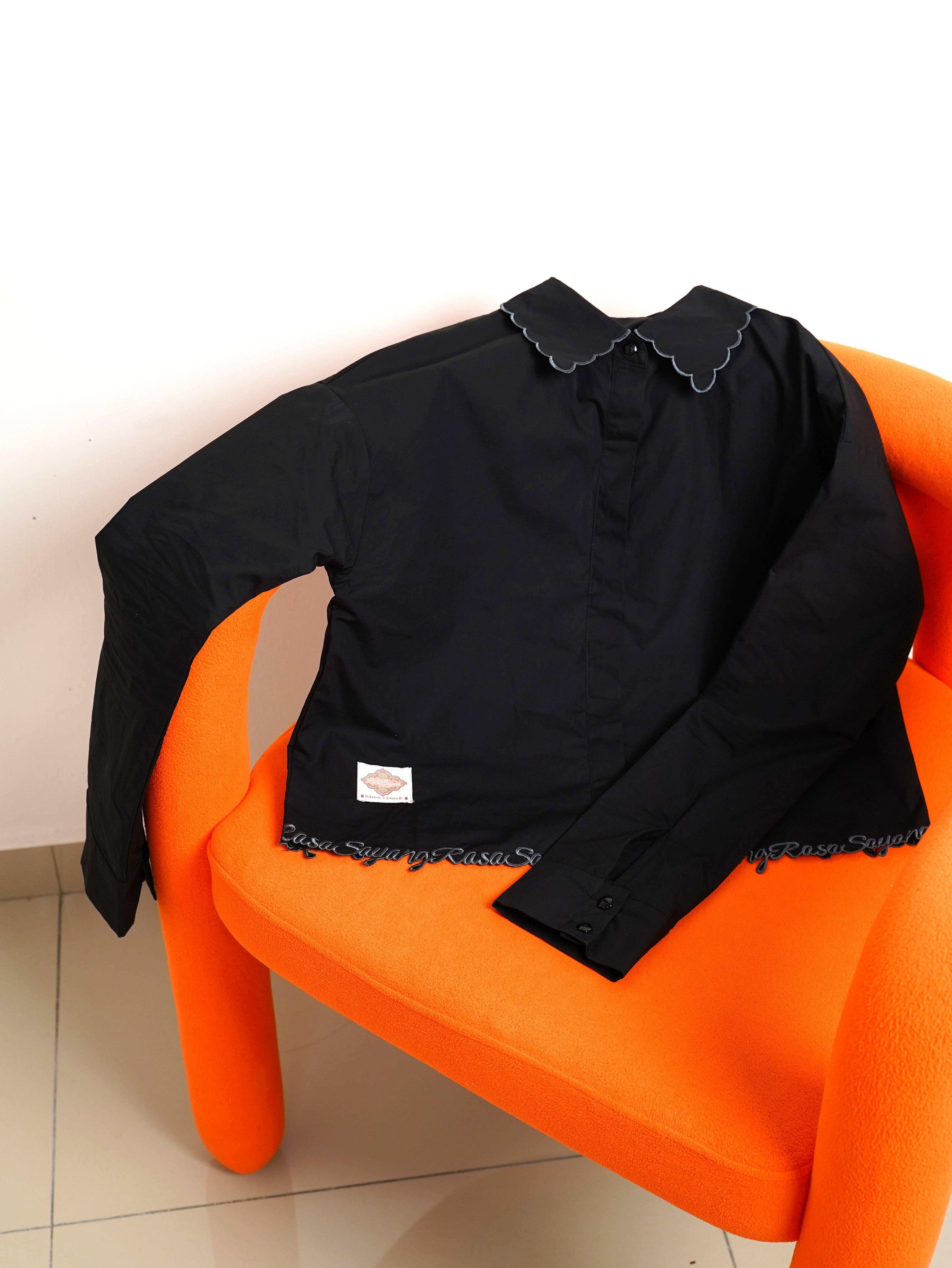 I Feel Love Collar Shirt Top In Black - myballerine