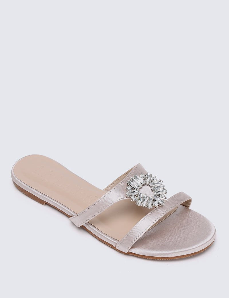 Katherine Comfy Sandals In Nude - myballerine