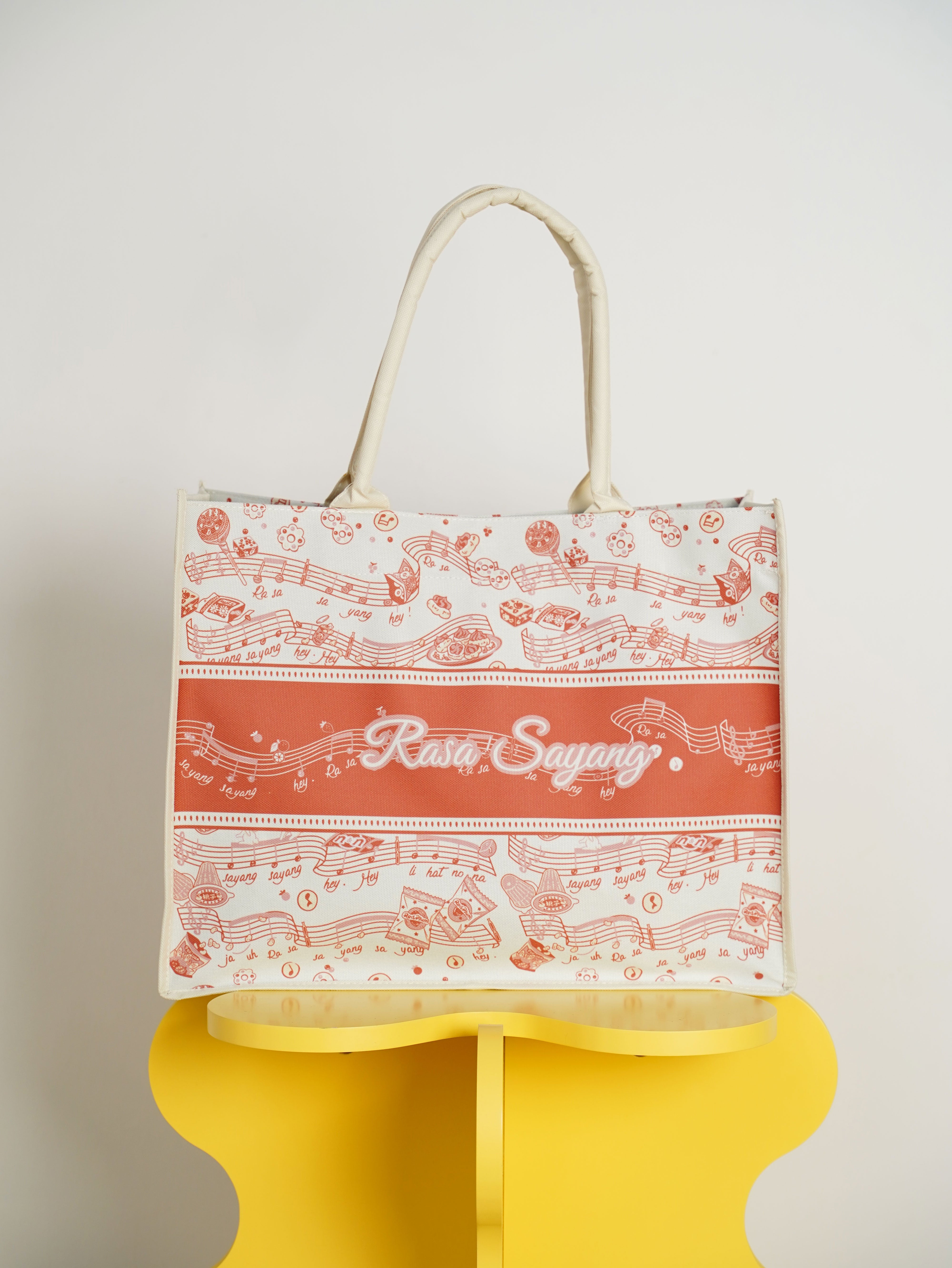 The Good Old Days Printed Tote Bag In BeigeBags - myballerine