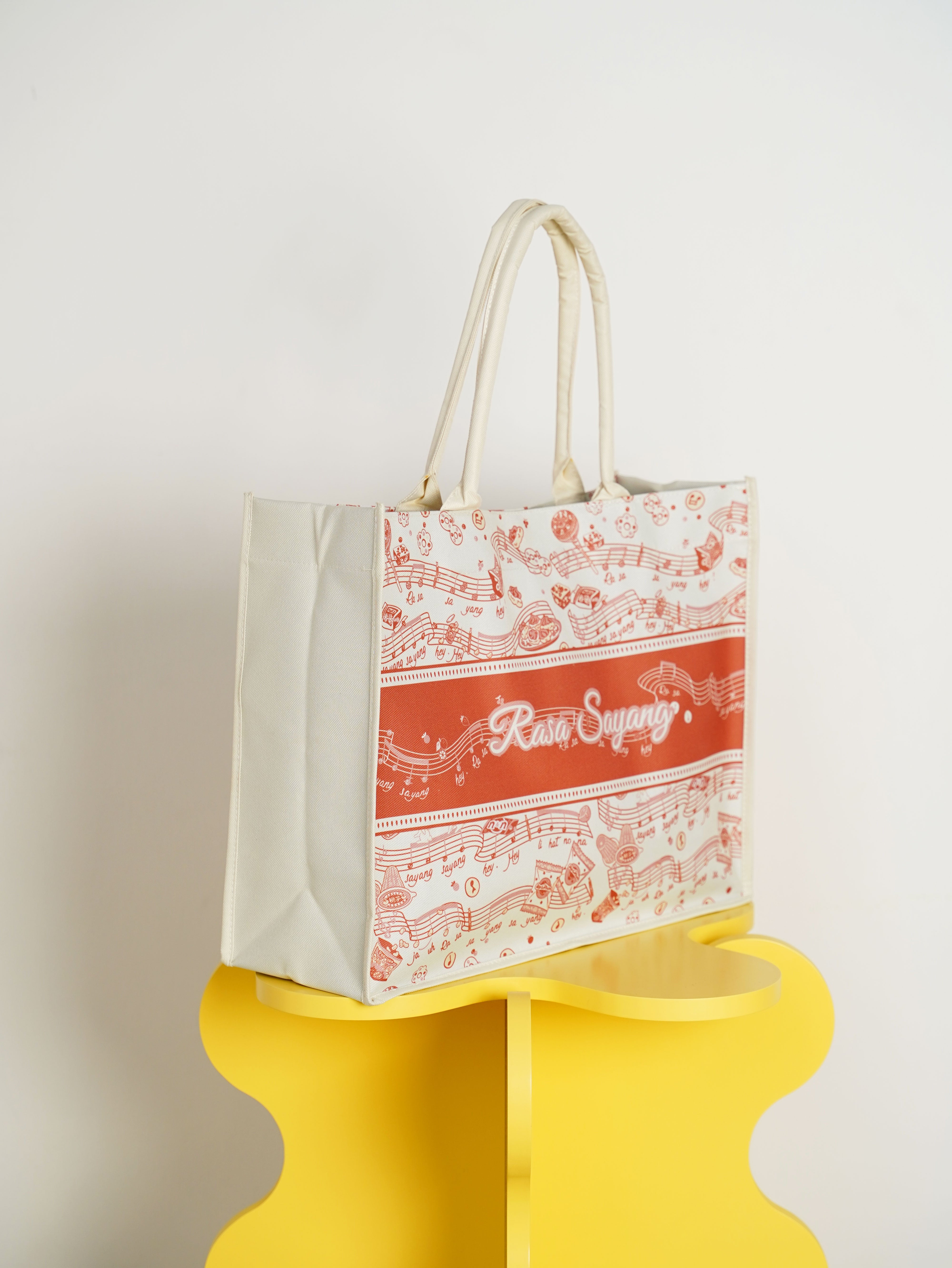 The Good Old Days Printed Tote Bag In BeigeBags - myballerine