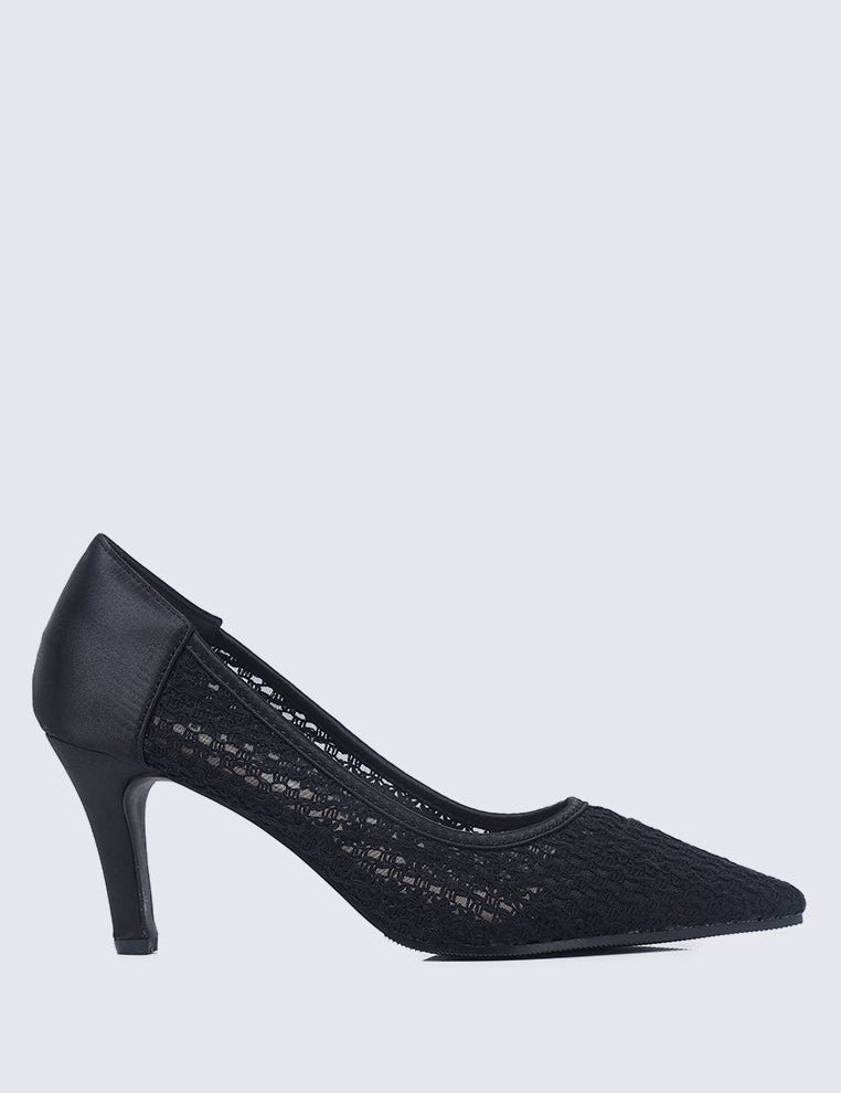 Zayla Comfy Pumps In Black - myballerine