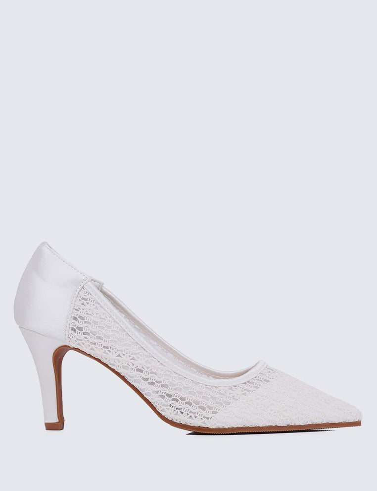 Zayla Comfy Pumps In Off White - myballerine